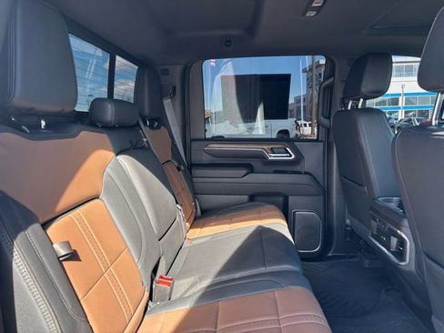 Used 2024 Chevrolet Silverado 3500 High Country w/ Technology Package image 26