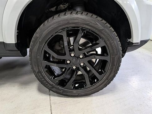 Used 2016 Land Rover LR4 HSE image 12