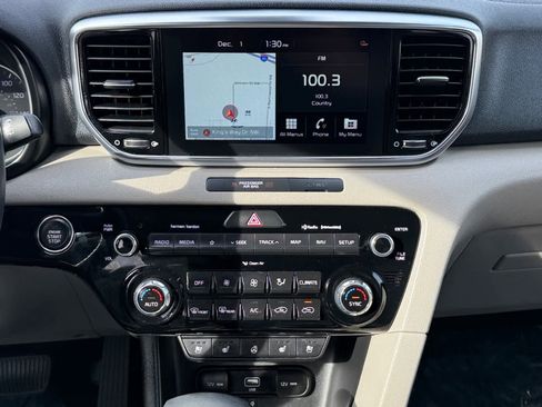 Used 2022 Kia Sportage EX w/ EX Technology Package image 14