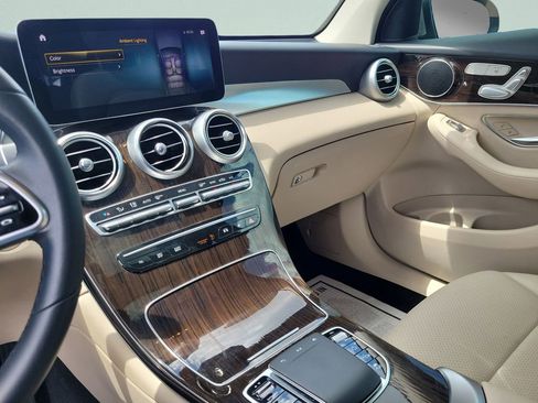 Used 2022 Mercedes-Benz GLC 300 image 18