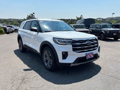 New 2026 Ford Explorer Active w/ Active Comfort Package AWD/4WD image 8