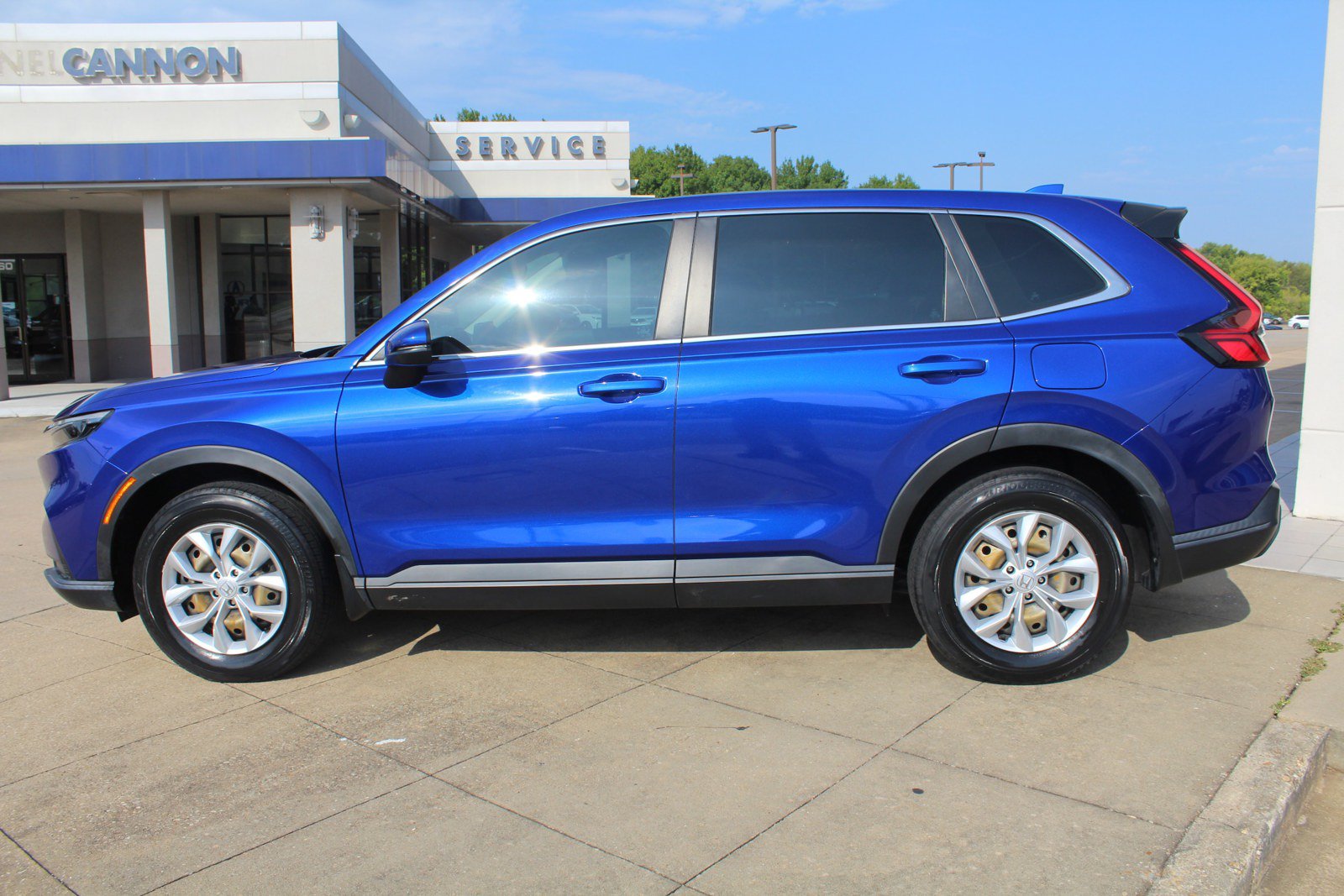 Used 2024 Honda CR-V LX image 7