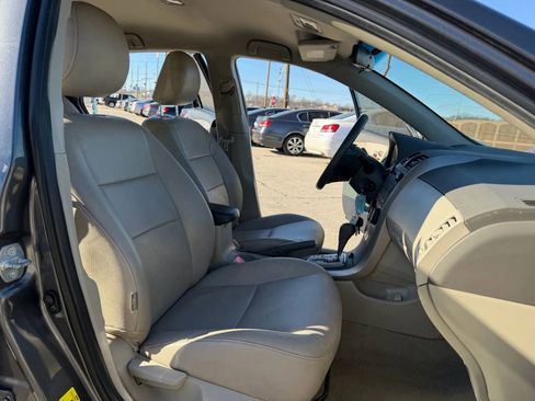 Used 2010 Toyota Corolla LE image 16
