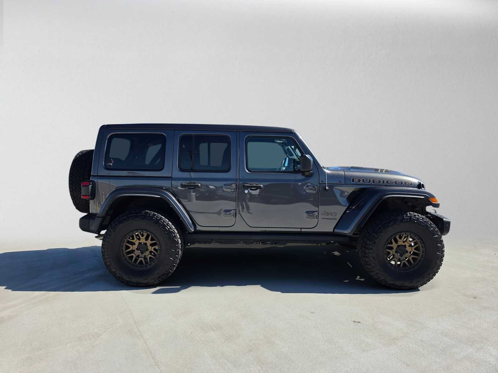 Used 2022 Jeep Wrangler Unlimited Rubicon w/ Xtreme Recon 35" Tire Package AWD/4WD image 2