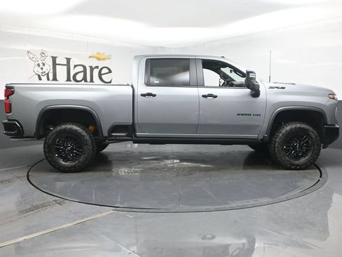 New 2026 Chevrolet Silverado 2500 ZR2 w/ LPO, Dark Essentials Package AWD/4WD image 15