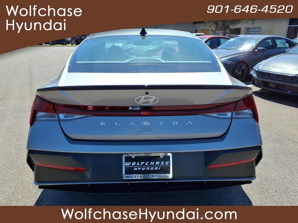 Certified 2026 Hyundai Elantra SEL Sport FWD image 4