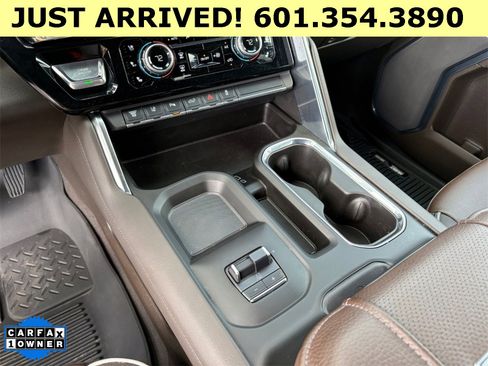 Used 2024 GMC Sierra 3500 Denali w/ Technology Package image 9