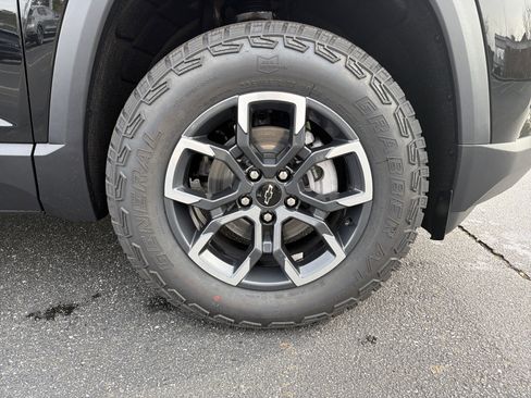 New 2026 Chevrolet Equinox ACTIV w/ Convenience Package III image 14