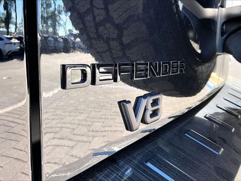 Used 2023 Land Rover Defender 110 V8 image 8