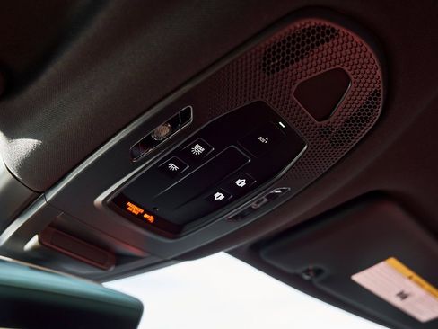 Used 2024 Porsche Cayenne Coupe image 79