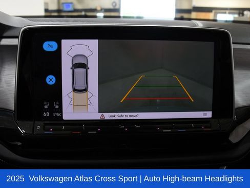 Used 2025 Volkswagen Atlas Cross Sport SE AWD/4WD image 20