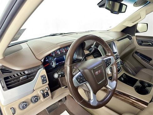Used 2018 GMC Yukon XL SLT w/ Open Road Package image 9