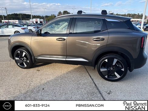 New 2026 Nissan Kicks SR w/ Cold Weather Package image 15