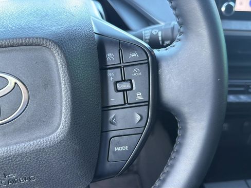 Used 2024 Toyota Prius LE FWD image 27