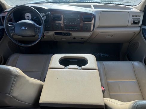 Used 2005 Ford F250 Lariat AWD/4WD image 6