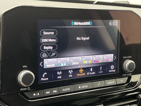 Used 2024 Nissan Pathfinder SV AWD/4WD image 18