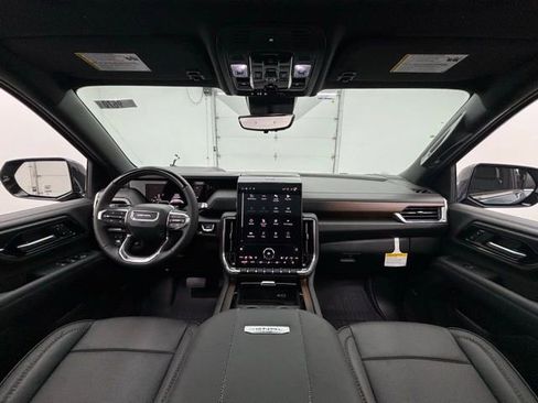 New 2026 GMC Yukon Denali w/ Denali Reserve Package image 3