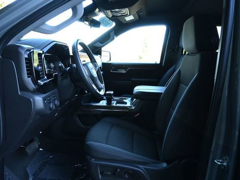 Used 2024 Chevrolet Silverado 1500 LT Trail Boss image 3