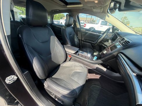 Used 2019 Ford Fusion Titanium FWD image 10