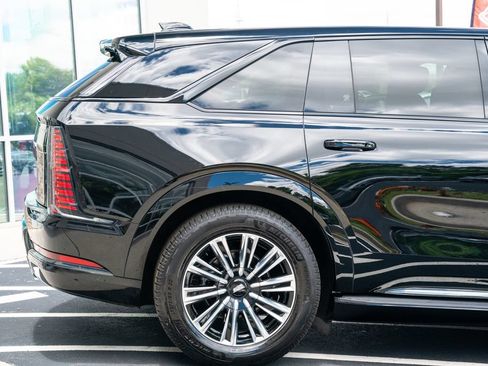 Used 2026 Cadillac Escalade IQ Sport 1 w/ LPO, Floor Liner Package AWD/4WD image 10