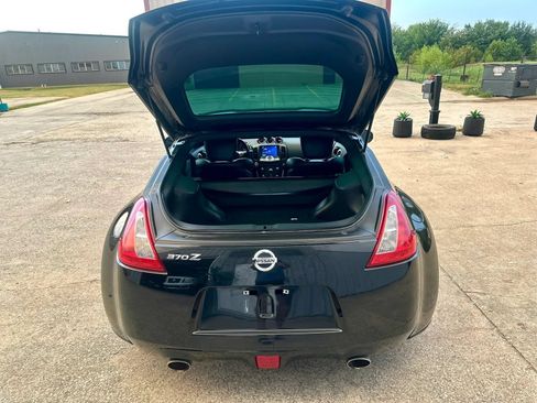 Used 2016 Nissan 370Z Touring RWD image 14