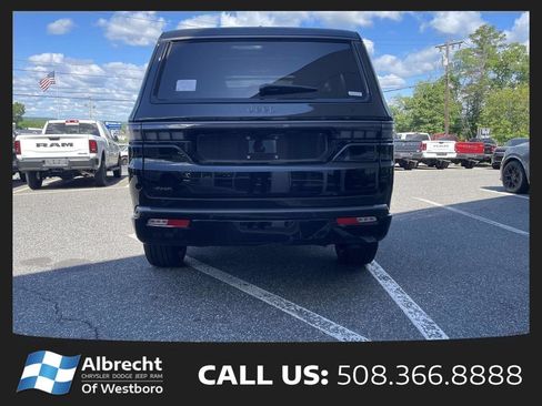 New 2026 Jeep Grand Wagoneer Limited AWD/4WD image 4
