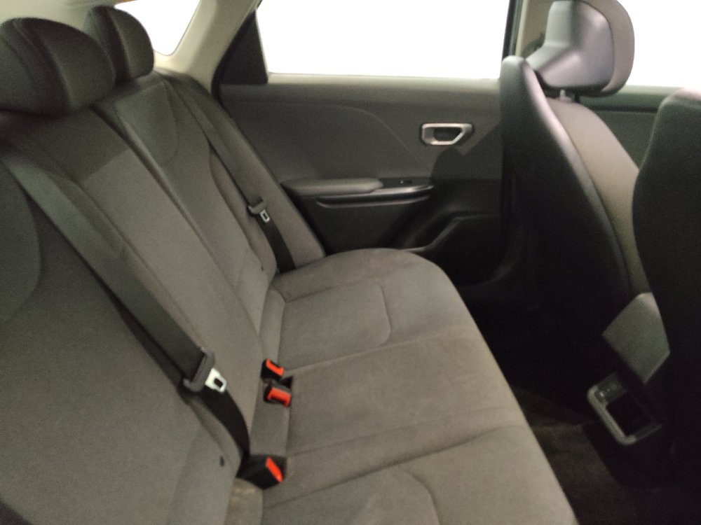 Used 2025 Kia K4 FWD image 19