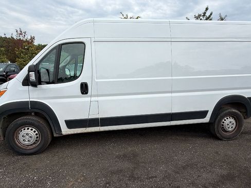Used 2024 RAM ProMaster 2500 w/ Convenience Group FWD image 11