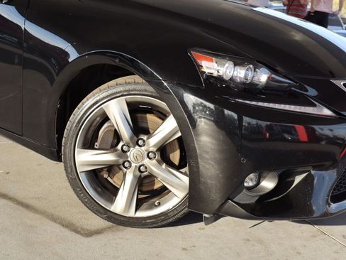 Used 2016 Lexus IS 350 4dr Sdn RWD w/ Navigation System Package image 4