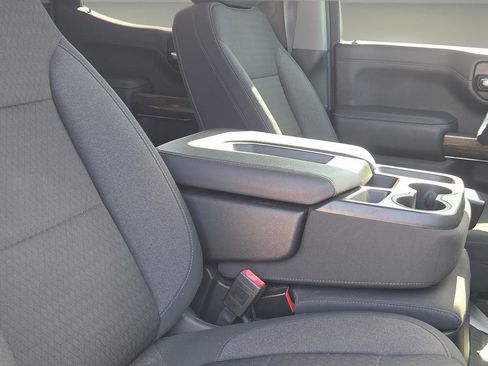 Used 2021 GMC Sierra 1500 SLE image 16