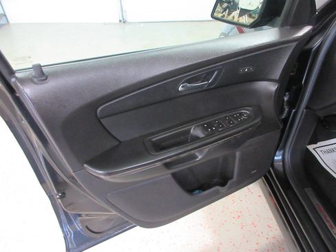 Used 2011 GMC Acadia Denali AWD/4WD image 32