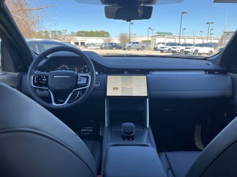 Used 2025 Land Rover Discovery Sport Dynamic SE image 26