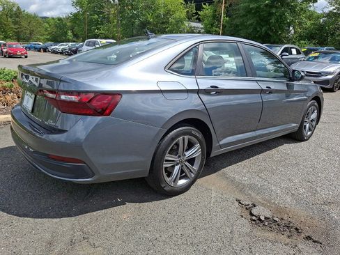 Certified 2023 Volkswagen Jetta SE FWD image 6