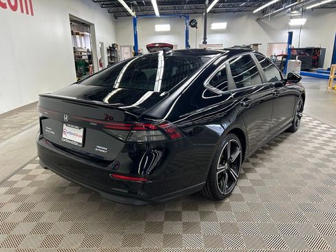 Used 2024 Honda Accord Sport image 11