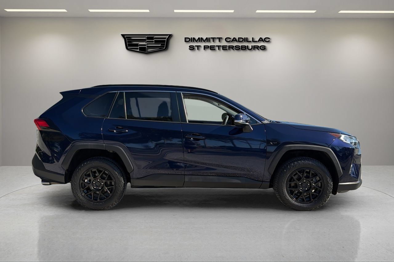Used 2021 Toyota RAV4 XLE FWD image 6