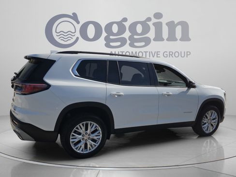 Used 2026 GMC Acadia Elevation w/ Elevation Premium Package FWD image 5