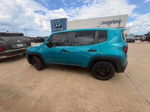 Used 2021 Jeep Renegade Sport FWD image 1