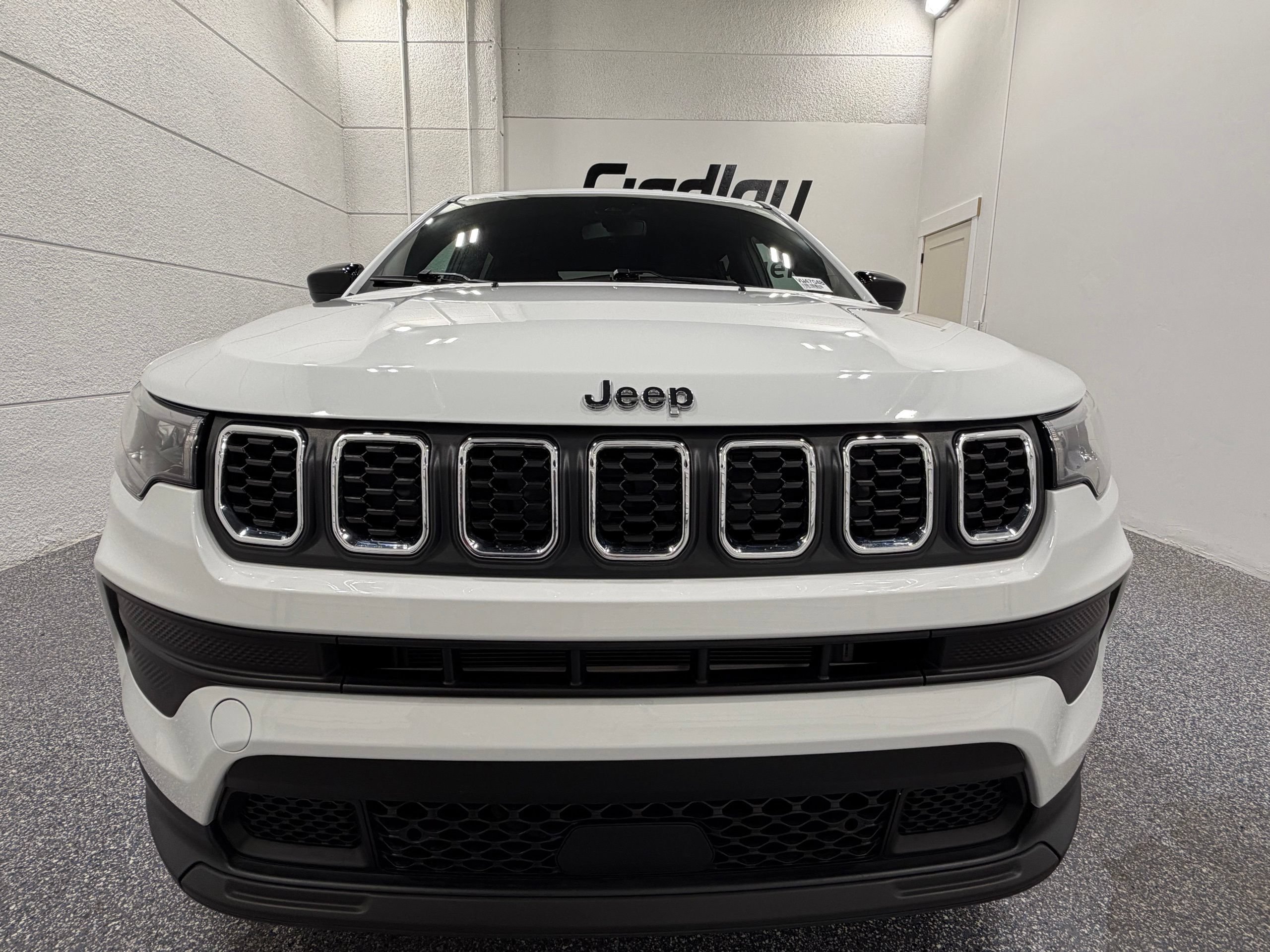 Used 2025 Jeep Compass Sport AWD/4WD image 10