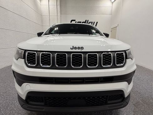 Used 2025 Jeep Compass Sport AWD/4WD image 10