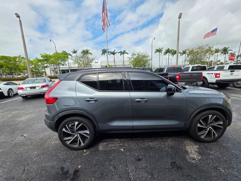 Used 2019 Volvo XC40 T5 R-Design AWD/4WD image 7