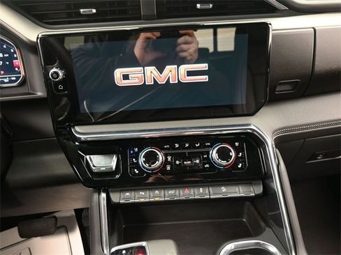 Certified 2025 GMC Sierra 1500 Denali w/ Denali Reserve Package image 10