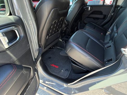 Used 2022 Jeep Gladiator Rubicon w/ LED Lighting Group AWD/4WD image 23