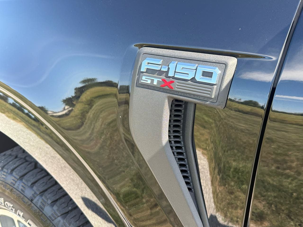 Used 2021 Ford F150 XL w/ STX Appearance Package AWD/4WD image 2