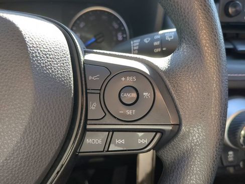 Certified 2022 Toyota RAV4 LE image 30