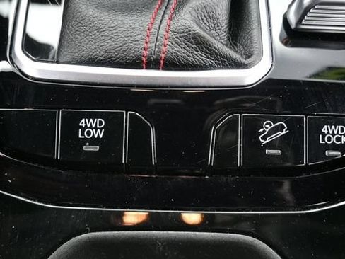 Used 2025 Jeep Compass Trailhawk AWD/4WD image 27