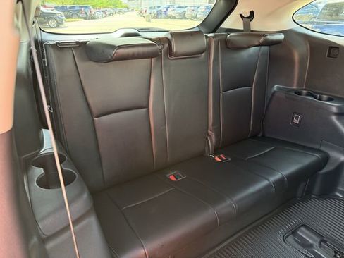Used 2023 Toyota Highlander Platinum image 35
