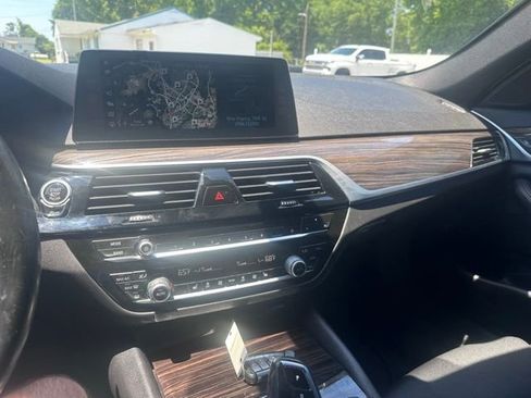 Used 2018 BMW 530i xDrive AWD/4WD image 15