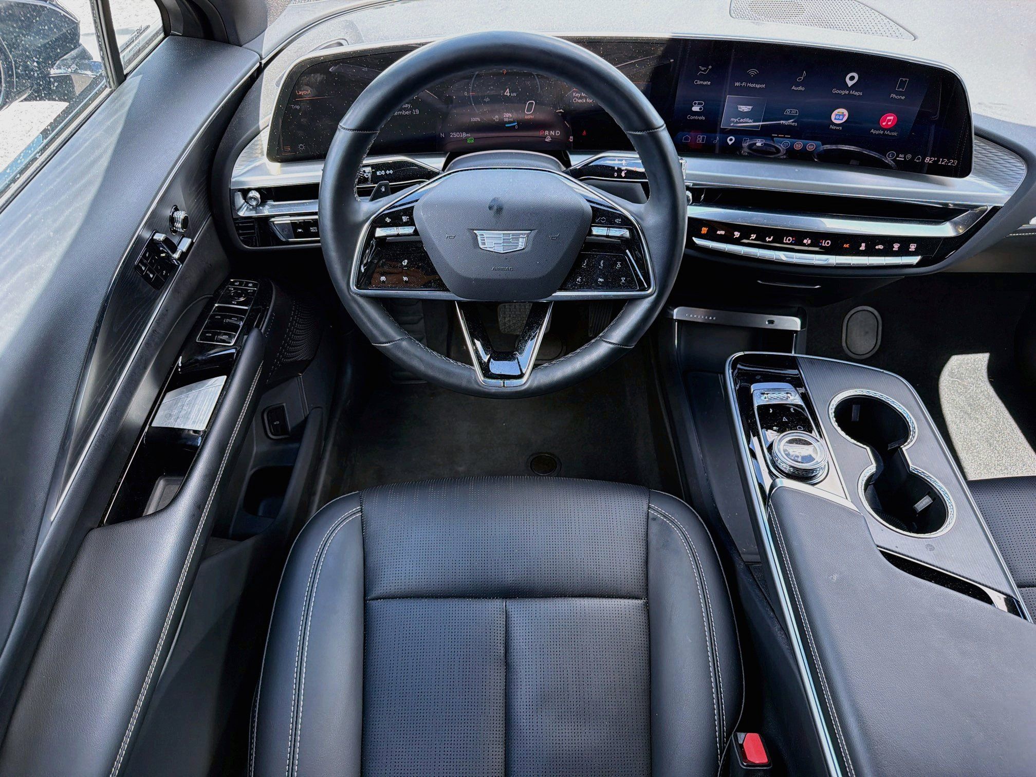 Used 2025 Cadillac Lyriq Luxury RWD image 17