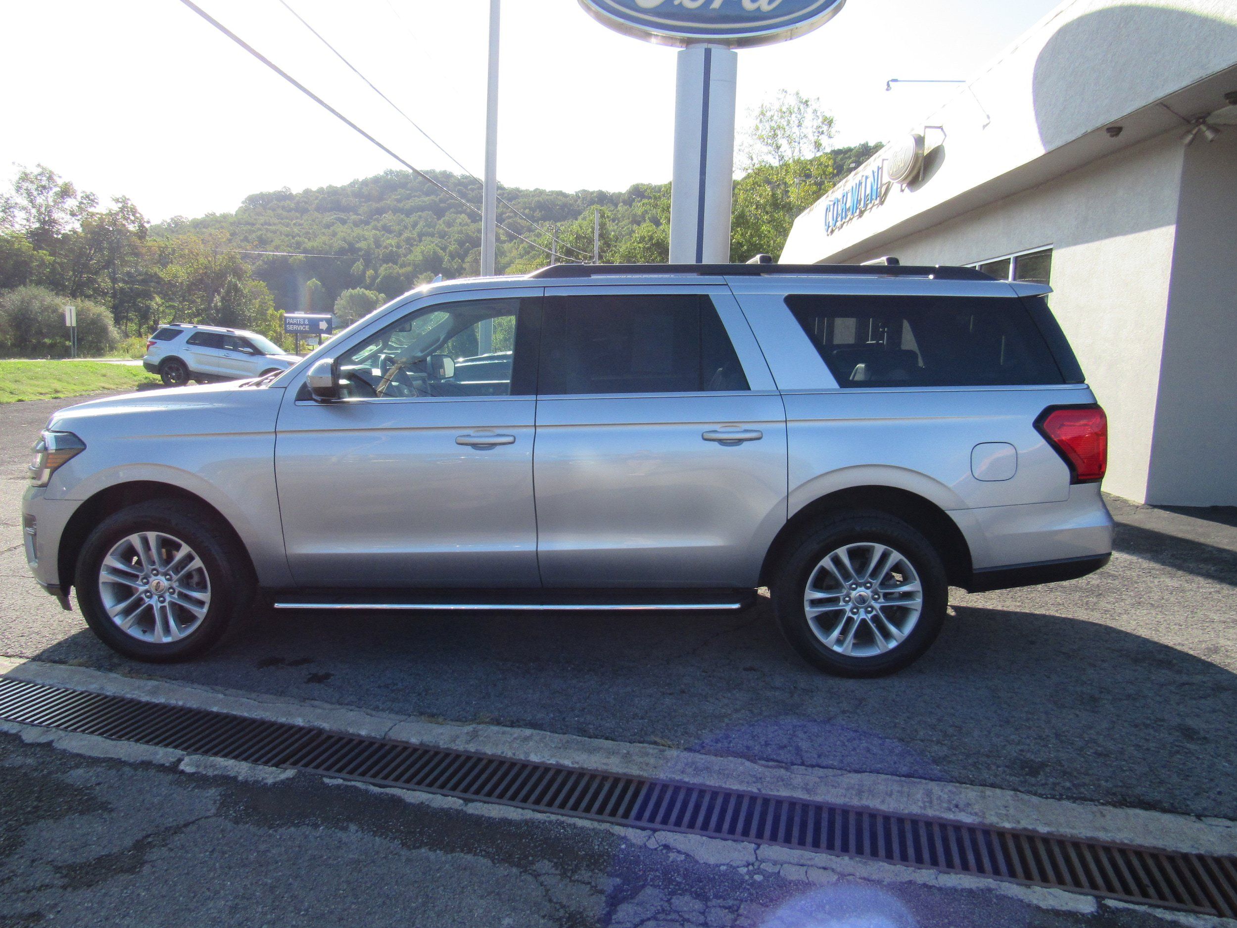 Used 2022 Ford Expedition Max XLT AWD/4WD image 10