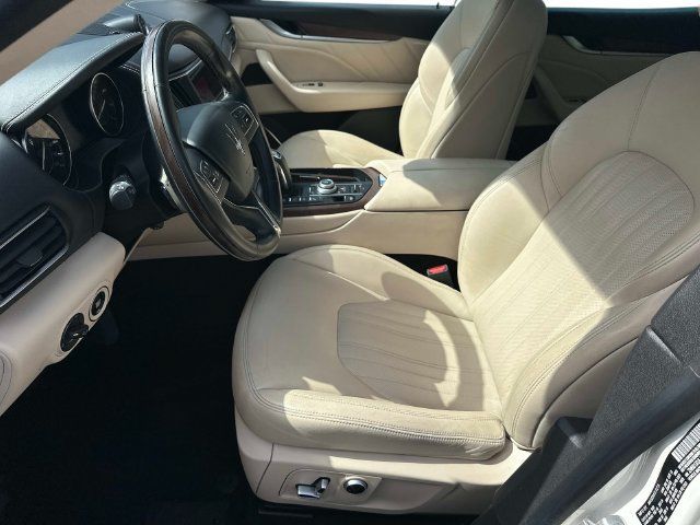 Used 2021 Maserati Levante GranLusso AWD/4WD image 18